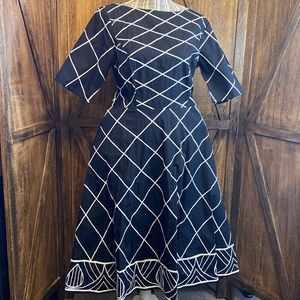 Eshakti Embellished Cotton Poplin Dress with Short Sleeves. Size XL-16.